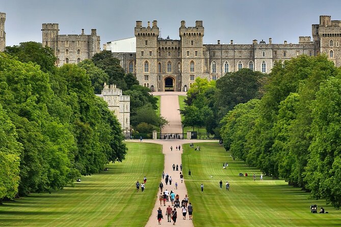 Windsor Castle Half Day Trip from London by Luxury Coach - Guaranteed Windsor Castle Entry: What the Check-In Really Means