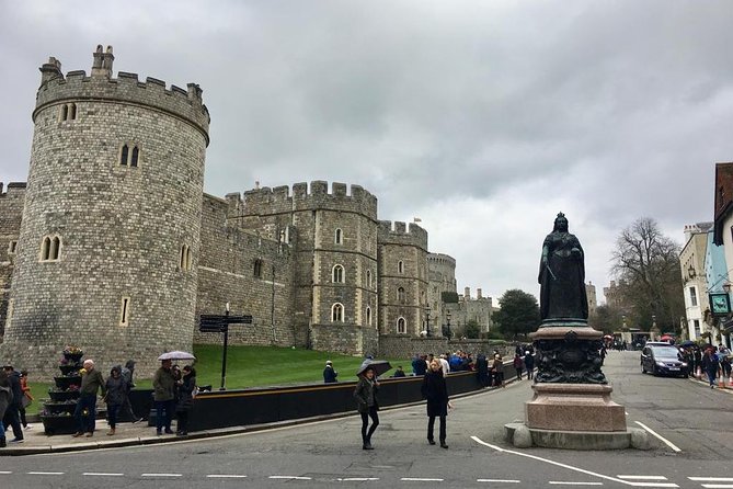Windsor Castle private vehicle service from London with Admission tickets - Comfort, meeting points, and the driver factor (car size and manners)