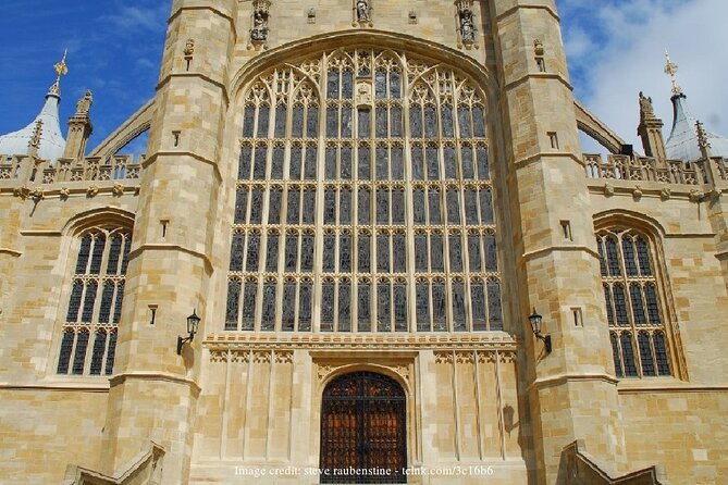 Windsor Castle & St George's Chapel Private 3-hour Walking Tour - St George’s Chapel: 30 minutes with royal weddings and royal tombs