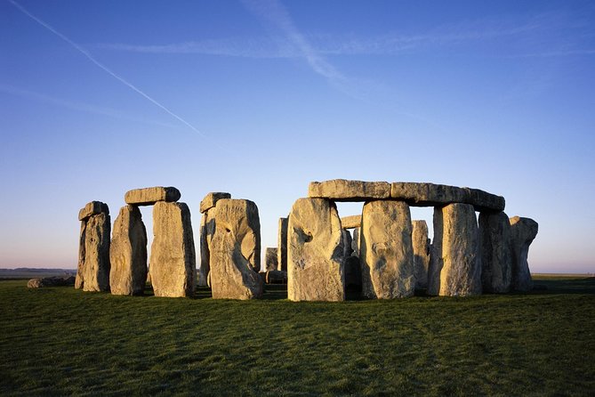 Windsor Castle, Stonehenge & Bath Private Car Tour from London - Things to Watch Out For: Palace Closures and What’s Not Included
