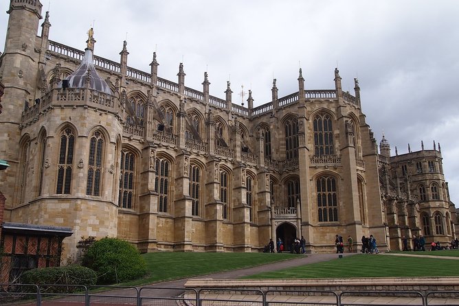 Windsor Castle, Stonehenge & Roman Baths Private Tour - Stonehenge: how to make 2 hours feel like 4