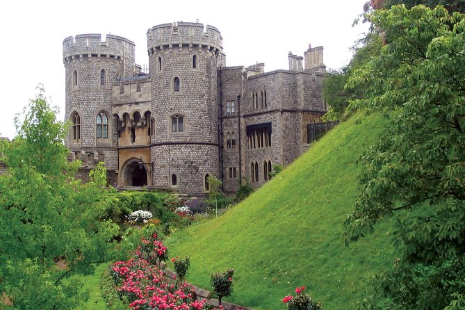 Windsor Castle Tour from London with Transportation & Audio Guide - Practical logistics you should handle before the bus leaves