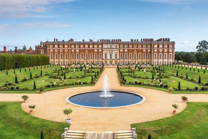 Windsor & Hampton Court Executive Vehicle Private Tour with Pass - Between palaces: Eton College, Windsor Great Park, and Runnymede