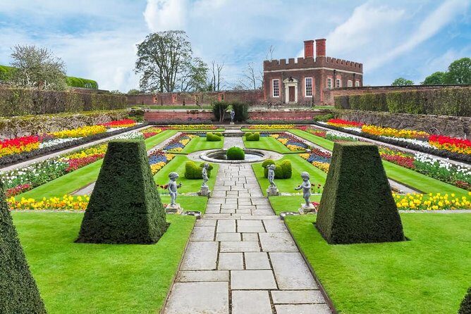 Windsor & Hampton Court Executive Vehicle Private Tour with Pass - The private factor: why the experience feels more personal