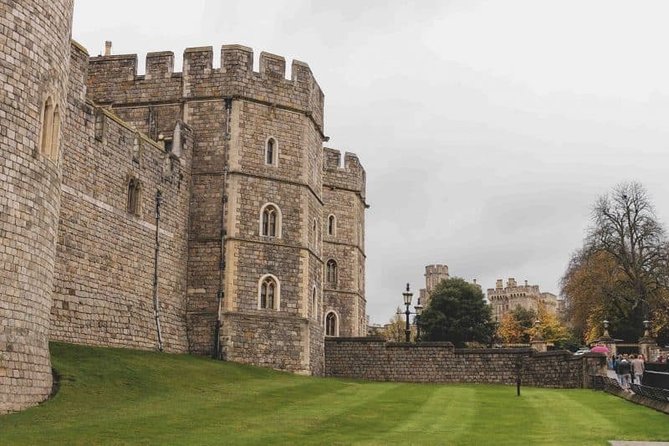 Windsor Independent Day Trip from London with Private Driver - Eton College vs Runnymede: choose your theme for the last half of the day