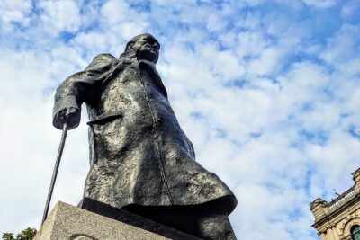 Winston Churchill's London At War. A Private Walk Through Britain's Darkest Hour - St. James: tailors, clubs, and the intelligence web