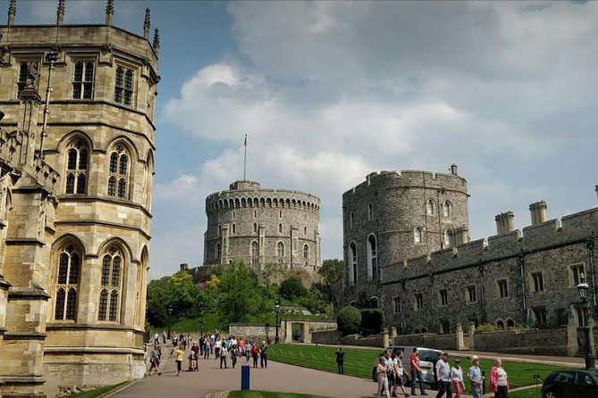 Wonderful Windsor Black Taxi Tour London - Price check: $932.46 per group up to 6
