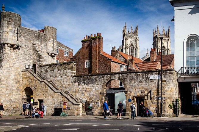York 3-Hour Photography Walking Tour - Fossgate and medieval stonework: time for careful framing