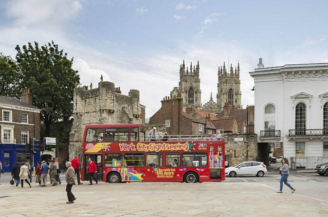 York Day Rail Tour from London Including Hop-on Hop-off Tour - Stop #1: York Minster (and why the first hour matters)