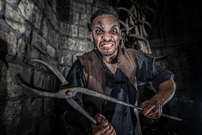 York Dungeon Entry Ticket - How the show flows: one stop, many themed scenes