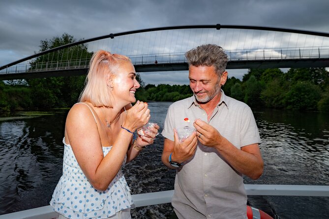 York Evening Ouse Escape or Strawberries & Cream Cruise - Drinks on the Boat: One Included Pour and How It Changes the Feel