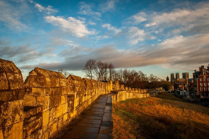 York Tour App, Hidden Gems Game and Big Britain Quiz (1 Day Pass) UK - The Big Britain Quiz and Points Race: Turning Walking Into a Challenge