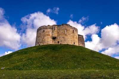 York Tour App, Hidden Gems Game and Big Britain Quiz (1 Day Pass) UK - Following Clues to Iconic Sights and Shortcut Streets