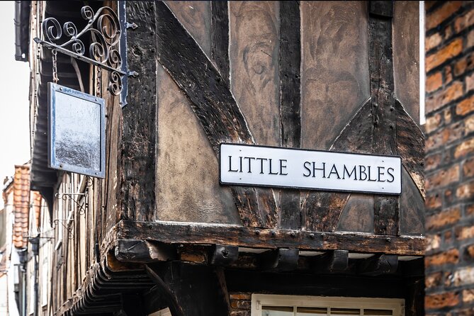 York Witches and History Walking Tour - High Petergate to York Minster: when the spooky meets the scale