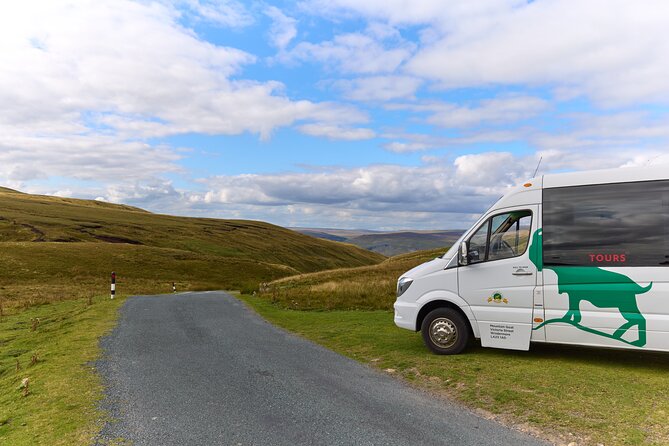 Yorkshire Dales Tour from York - Getting started at Leeman Road and what “small group” means